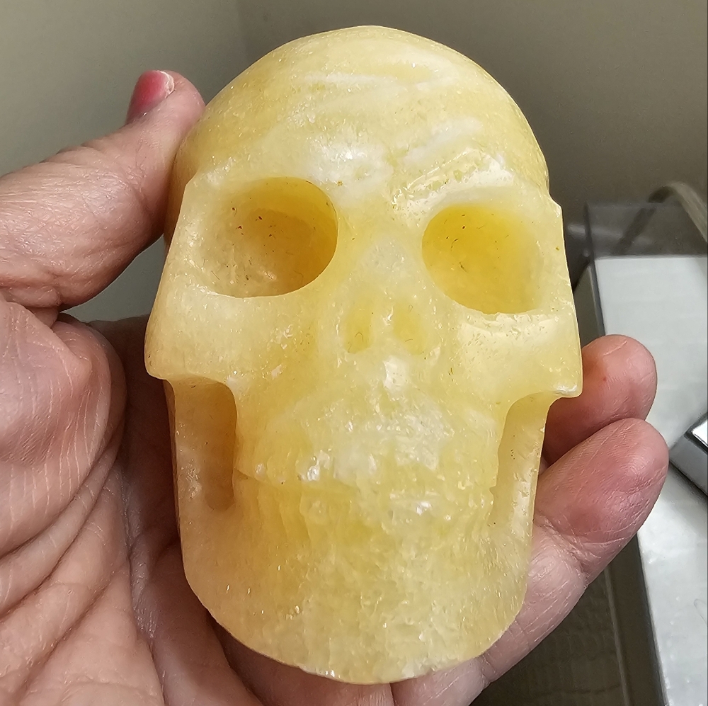 518 grams, 9 cm Beeswax Jade, Hand Carved Crystal Skull, New!